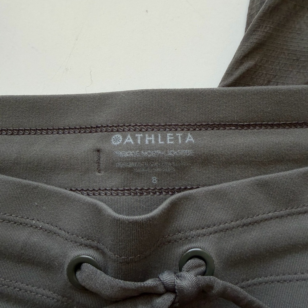 Athleta Trekkie North Jogger Olive Green Pants Size 8 Lightweight Travel Hiking - Picture 5 of 9
